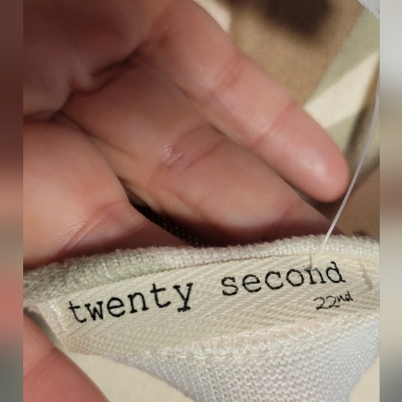 Cream and Tan Relaxed Sleeveless Tank Top - Picture 5 of 5